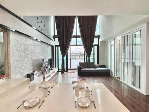 Riverson Soho Luxury Stay by Finest Homestay