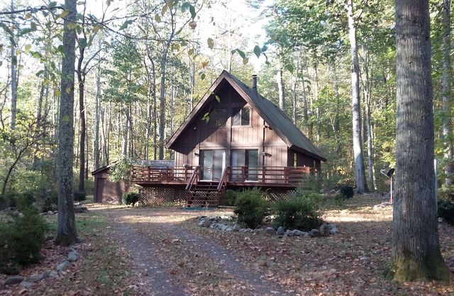 Riversong Chalet- Social Distancing at Its Finest!