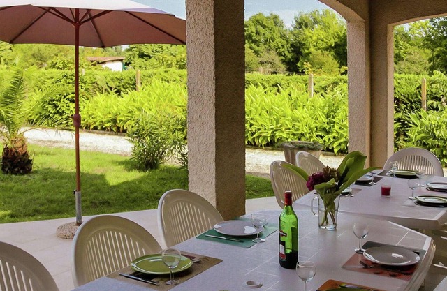 Romantic Villa in Port Sainte foy et Ponchapt with bubble bath
