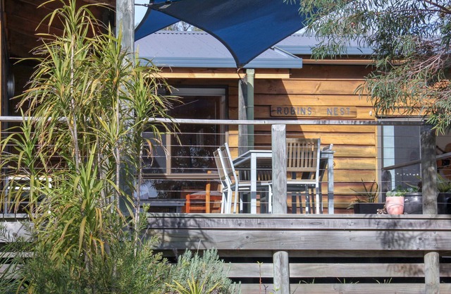 ROBINS NEST Cosy Beachhouse at Binalong Bay