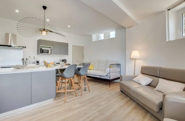 Roche Ronde by Interhome
