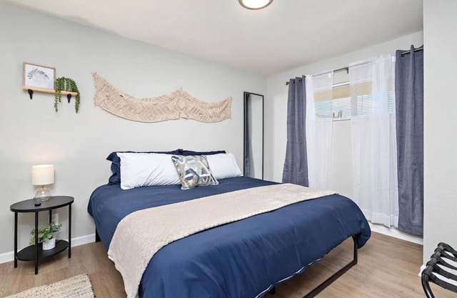 Rock Chalk Villa 2Bedroom 1bath Free Parking & WiFi