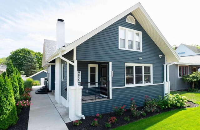 Rockford 2BD w/EV Charger, Patio & Fast WiFi, Upscale Furnished Rentals in Rockford, IL | Ideal Sho