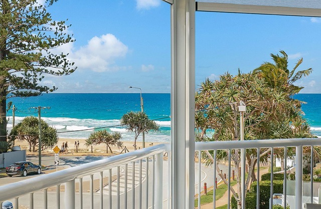 Rockview 9 - Currumbin Beachside - Min. 3 Night Stays!
