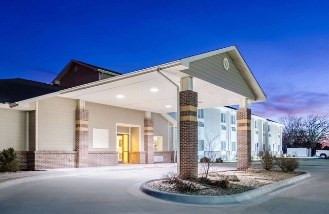 Rodeway Inn & Suites