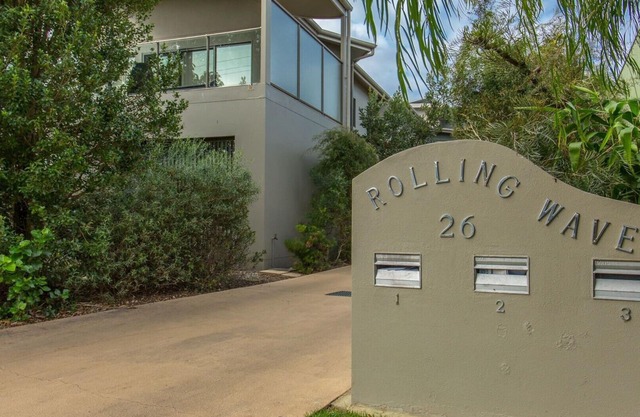 Rolling Waves 2 on Ocean Drive - Merimbula