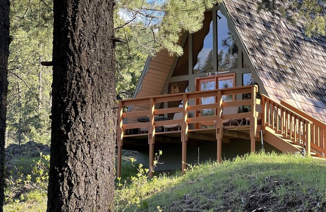 Romantic A-frame Cabin with Cedar Sauna, Private River and Scenic Views