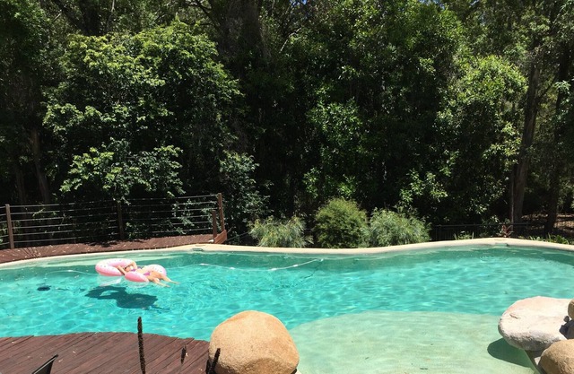 Romantic Bush Haven + Resort Pool + Tennis