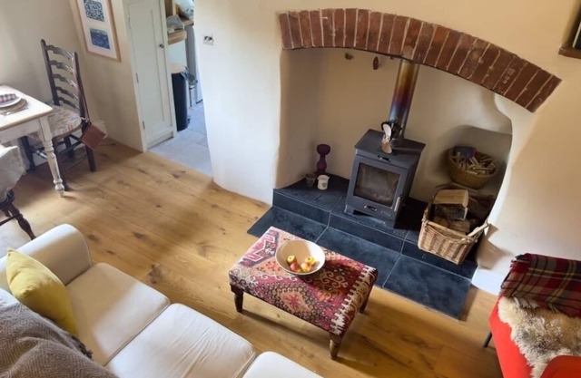 Romantic, cosy, historic 700 year old cottage with garden in the South Hams