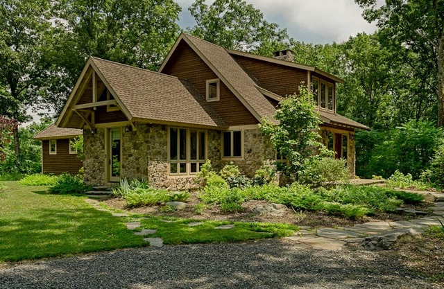 Romantic Getaway/Writers Dream/Small Family Get Together