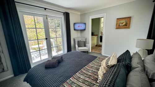 Romantic Getaway - Private Guest Suite - Country setting amongst Orange's best Wineries
