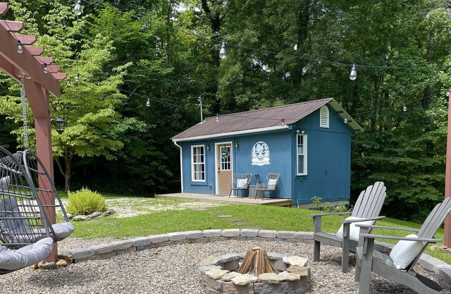 Romantic High Rock Hideaway Near RRG