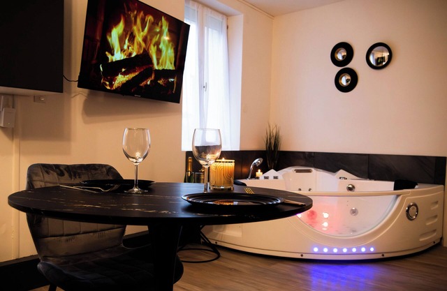 Romantic Jacuzzi Suite