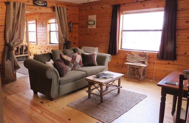 Romantic Log Cabin near the Buffalo National River