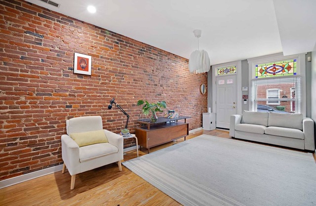 Romantic Rowhome, pet friendly + 6 minutes walk from Patterson Park