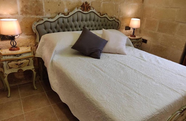 Romantic Small Townhouse in The Three Cities