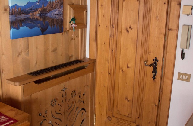 Romantic Suite Cristallo - sunny, Wi-Fi, balcony, parking space, bus 130mt away
