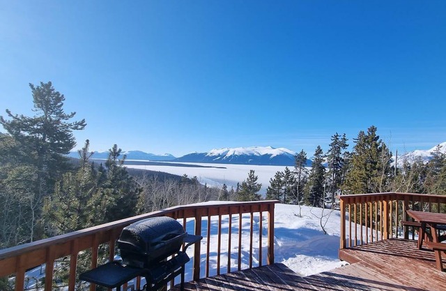 Romantic villas with spectacular views in Atlin BC