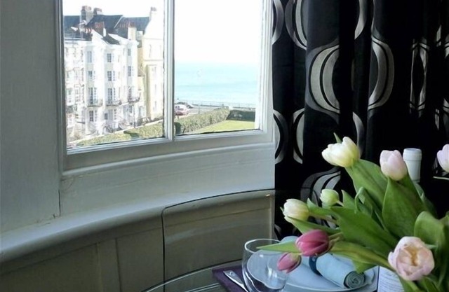 Romantic with Sea View Sleeps 2-4