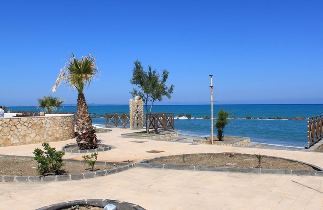 Rometta Marea: attic with terrace 250 meters from the beach