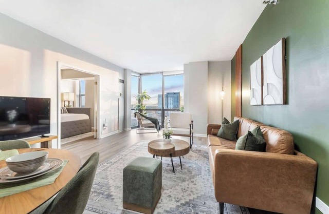 Rooftop Access with Views and Gym - LCP Collection