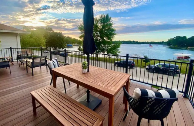 Rooftop Deck Lake Views