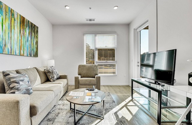 Rooftop Deck w/Mission Valley Views! Free Parking