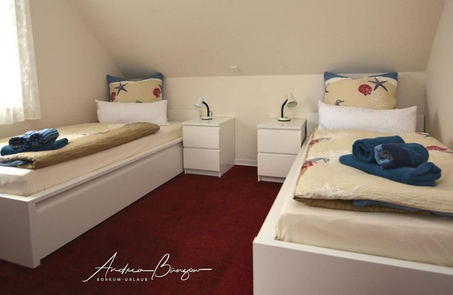 Room 3, 2 EB, shared shower/shared toilet, 1 bedroom. - Guest room Lütje Huske