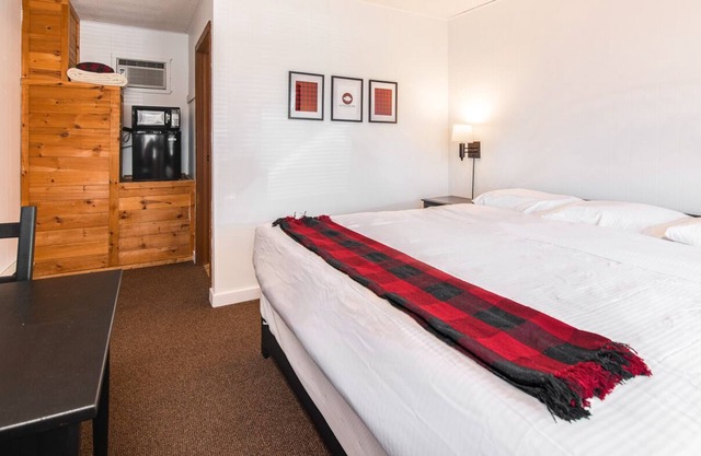 Room 3 Boutique Hotel Balsam Lake, WI