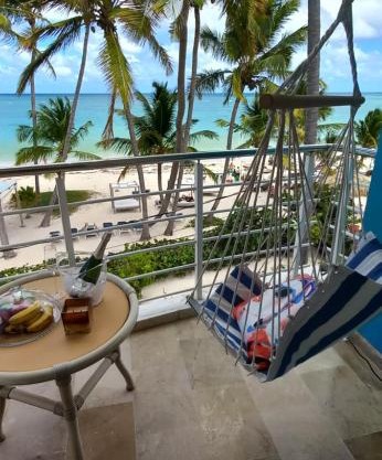 Room beach-front with private bathroom -Adults only