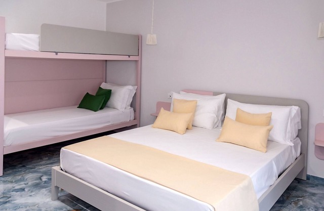 Room 'Camera Superior Con Balcone' with Mountain View, Wi-Fi and Air Conditioning