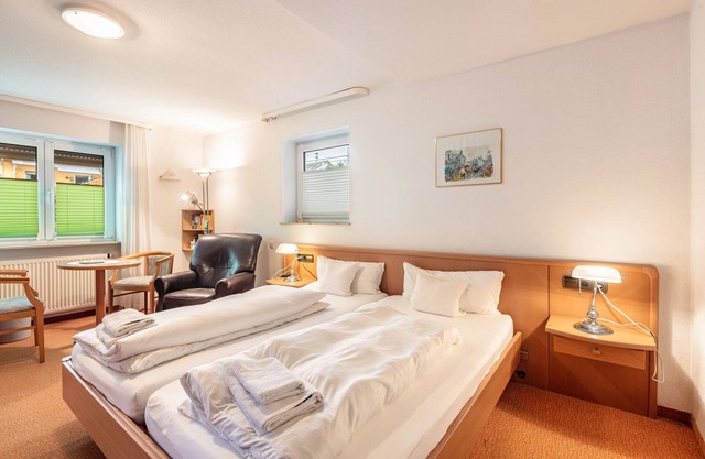 Room 'Doppelzimmer 3 - Behindertengerecht' with Shared Terrace and Wi-Fi