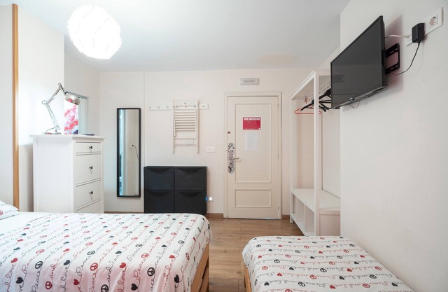 Room 'Habitación París' with Wi-Fi