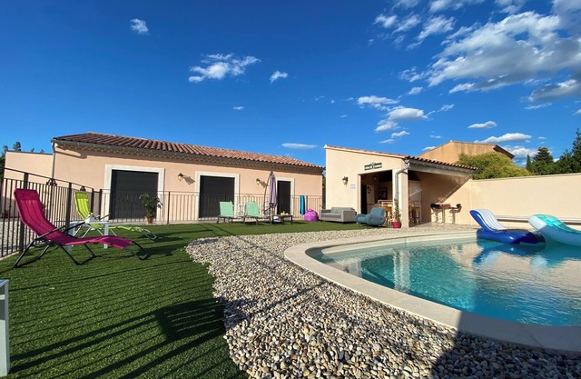 Room in a Villa at the Foot of Ventoux