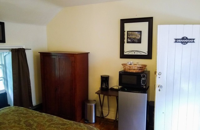 Room In Central Historic Downtown - Shenandoah