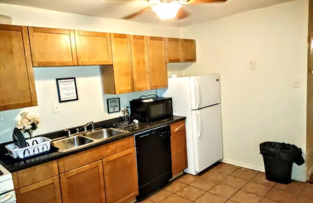 Room in Guest Room - Twin Bunk-style Bedroom Close to Downtown
