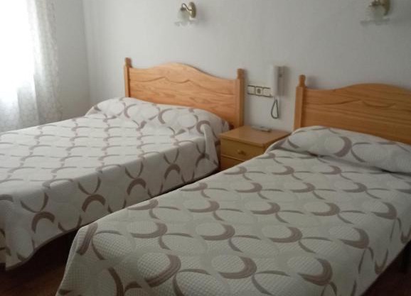 Room in Lodge - Double and single room - Pension Oria 4