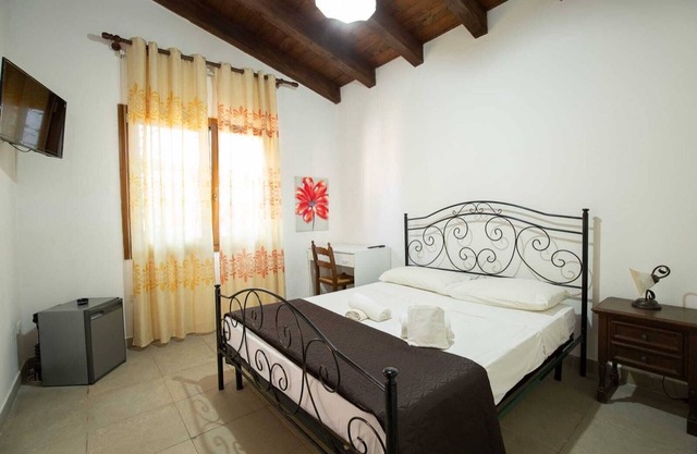 Room 'La Pietra Village - Gardenia' with Shared Terrace, Wi-Fi and Air Conditioning