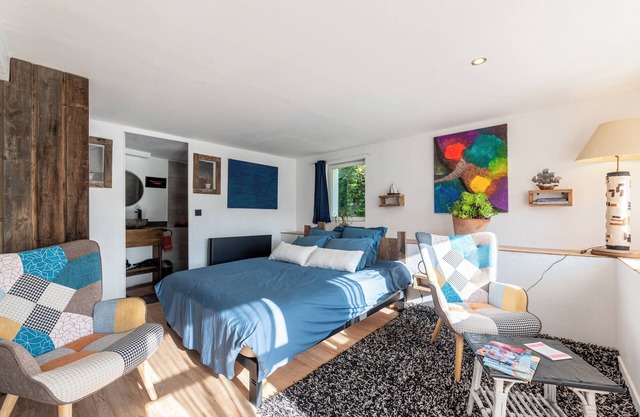 Room 'La Roue' with Mountain View, Shared Pool and Wi-Fi