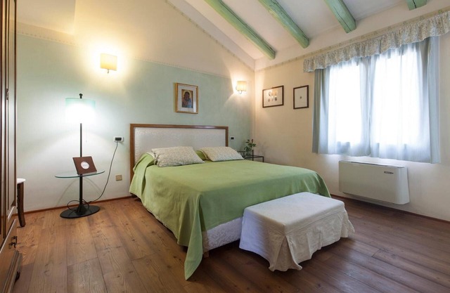 Room 'Verde' with Shared Garden, Wi-Fi and Air Conditioning