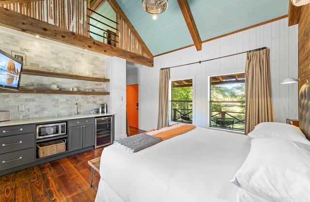 Room with One King and Two Twin Beds, Private Patio with Creek View