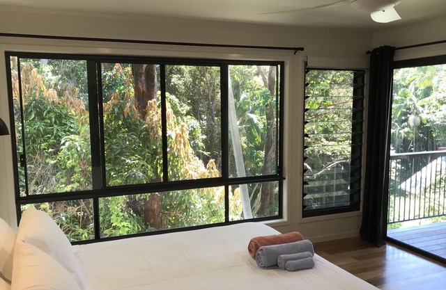 Room with peaceful bush views near Angourie's famous surf. Pet friendly.
