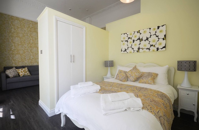 RoomApart studio sleeps 2-4 on the ground floor