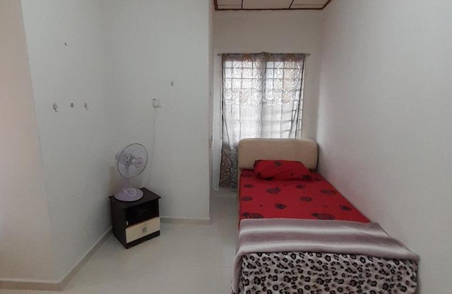 Roomstay Pink Bukit Besar