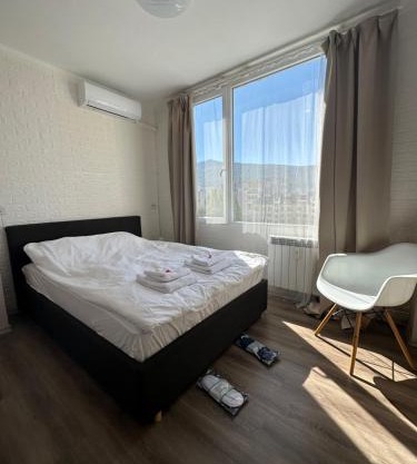 Rose's apartment , Mountain View, self check-in, close to metro, park, stores, family-friendly