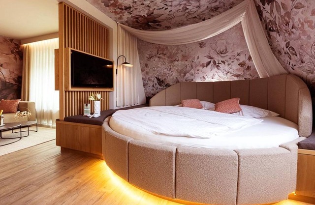Rose suite - 1 night incl. thermal baths - Thermenhotel Vier Jahreszeiten
