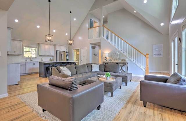 Rough River Lake House w/Dual Primary Suites!
