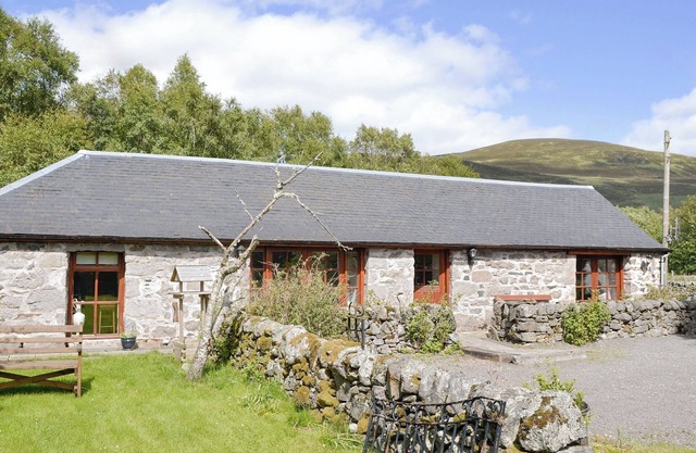 Rowan Tree Cottage - S4216