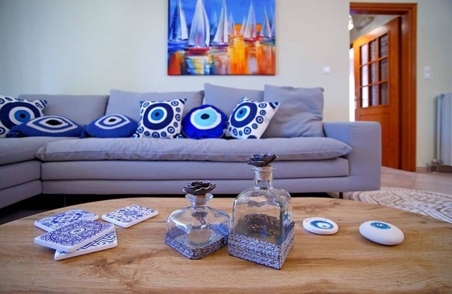 ROYAL BLU