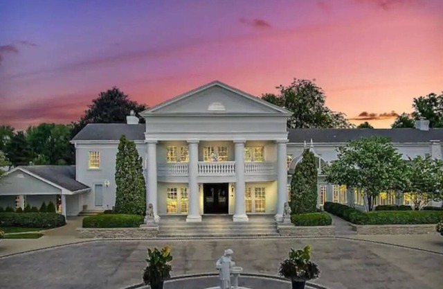 Royal Mansion and gorgeous Venue on the Fox River